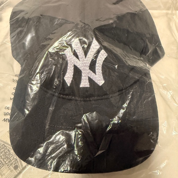 Kith Brooklyn Museum Cap - Black - Picture 6 of 9